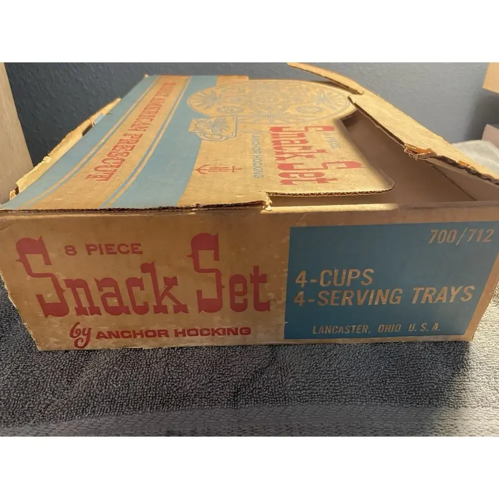 Vintage Anchor Hocking Early American Prescut 8 Pc Snack Set w/ Box EAPC
